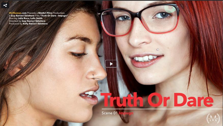 Julia Roca & Leila Smith